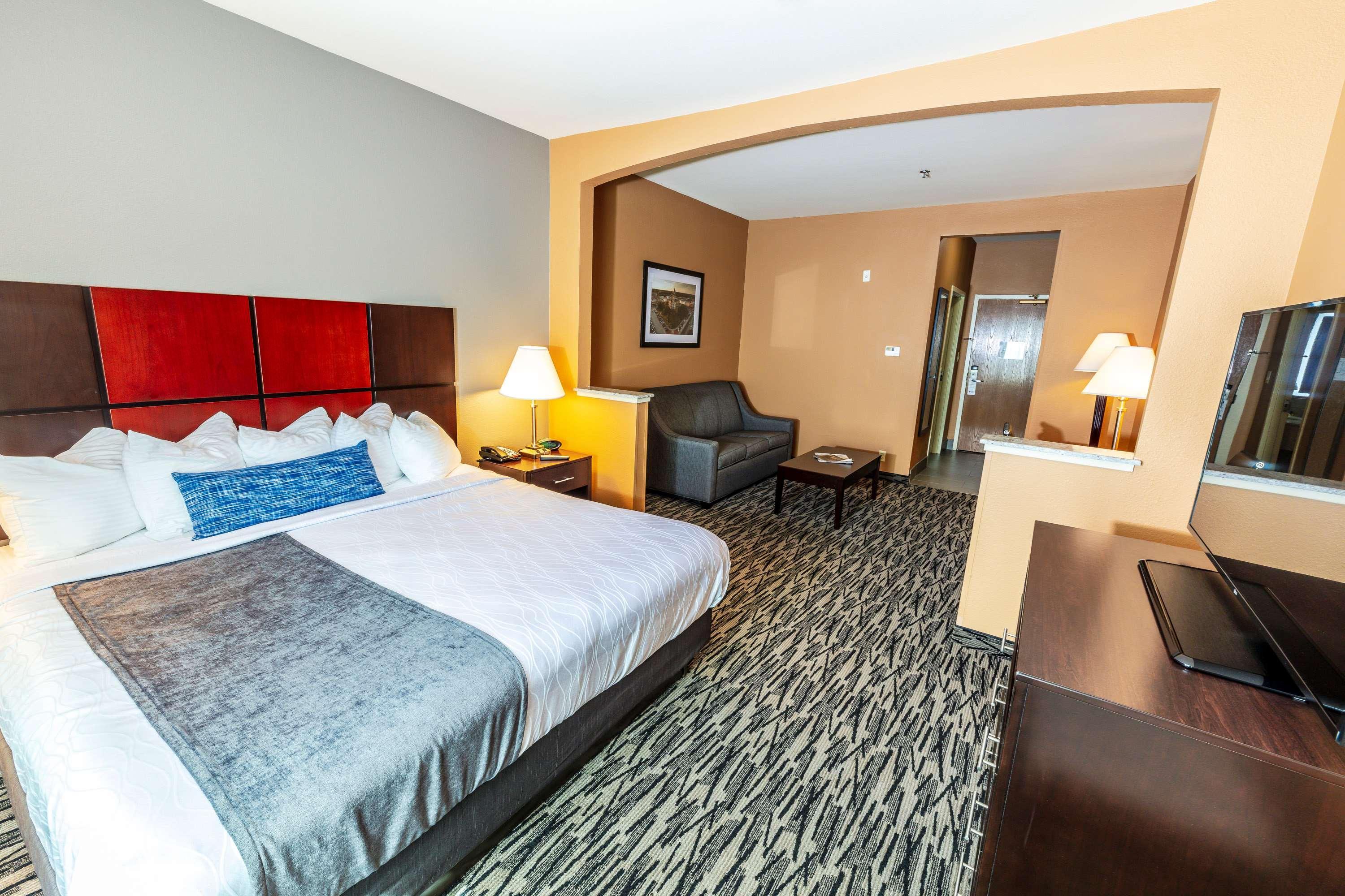 Best Western Plus Denton Inn & Suites Екстер'єр фото