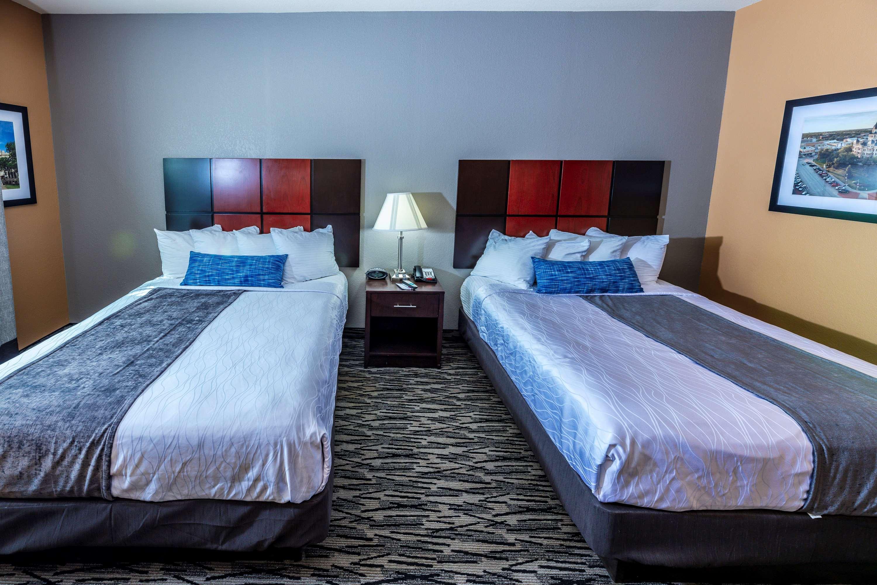 Best Western Plus Denton Inn & Suites Екстер'єр фото