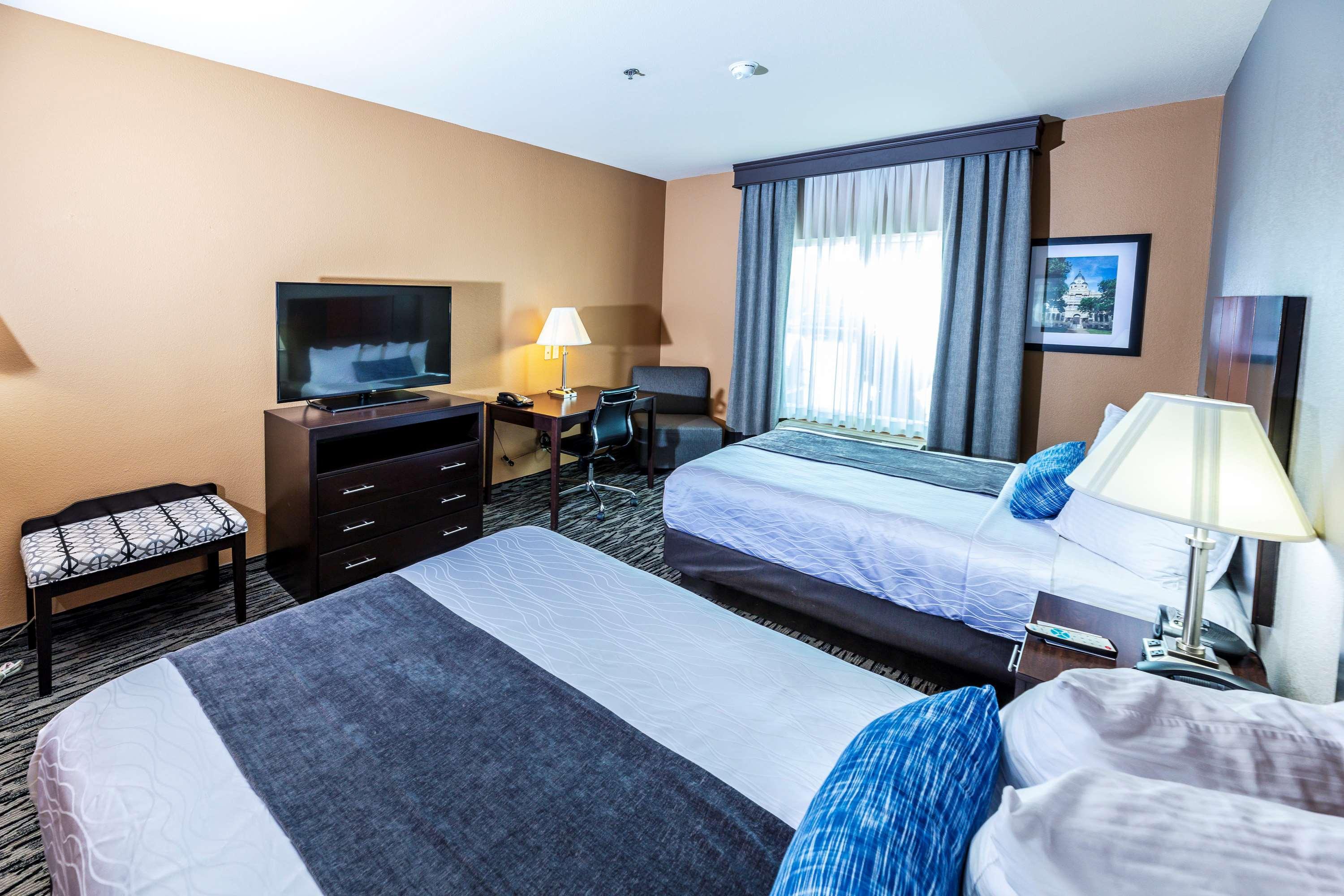 Best Western Plus Denton Inn & Suites Екстер'єр фото