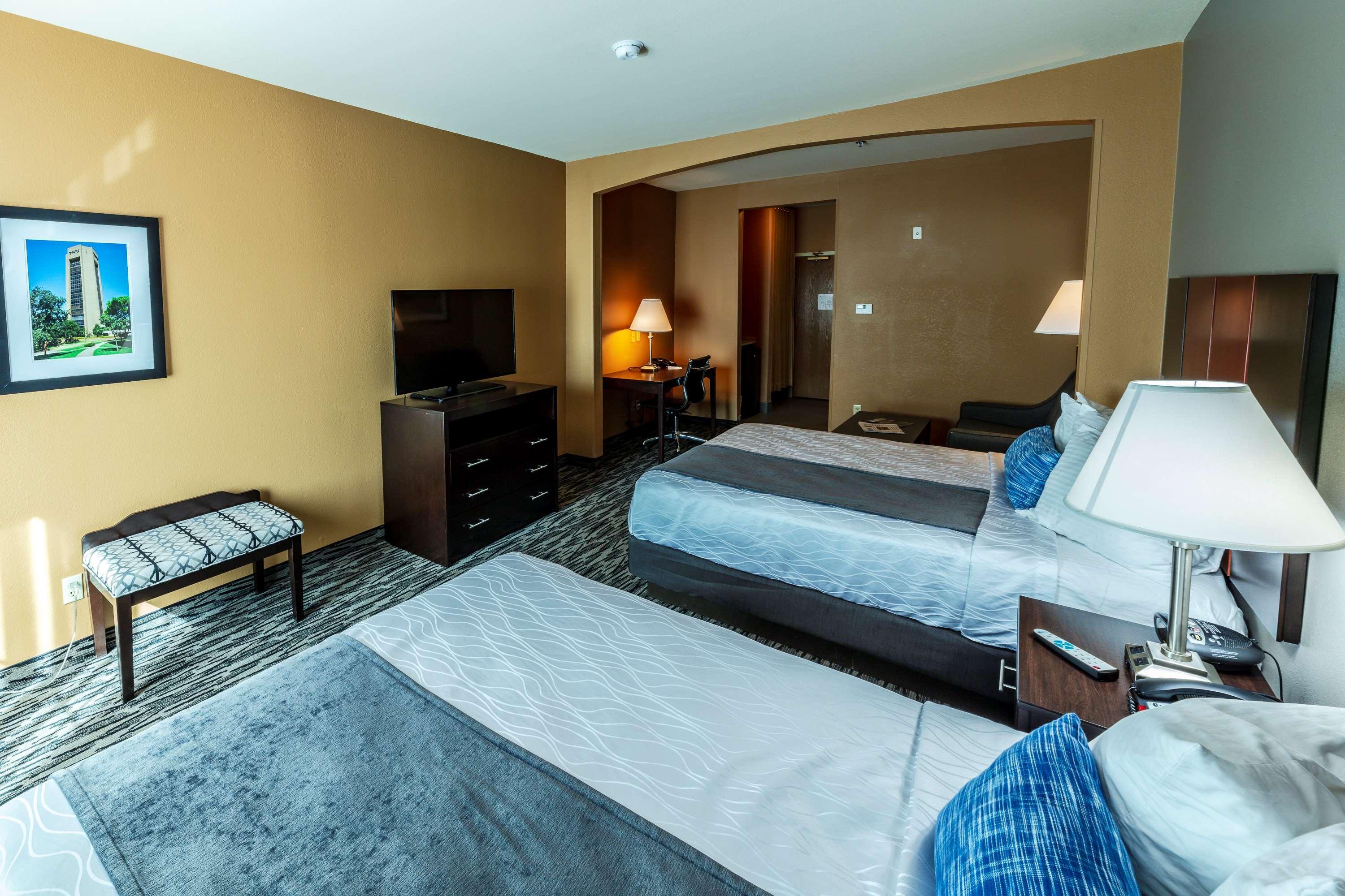 Best Western Plus Denton Inn & Suites Екстер'єр фото