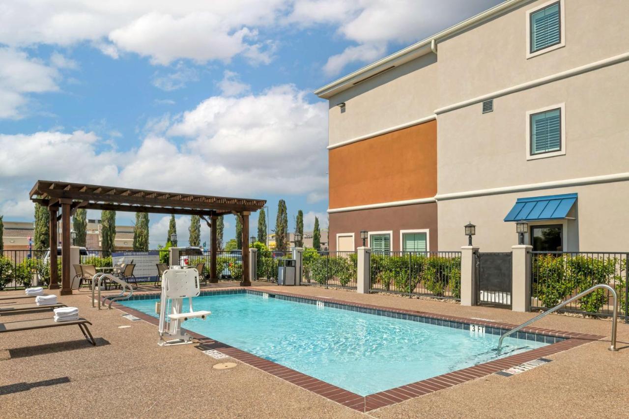 Best Western Plus Denton Inn & Suites Екстер'єр фото